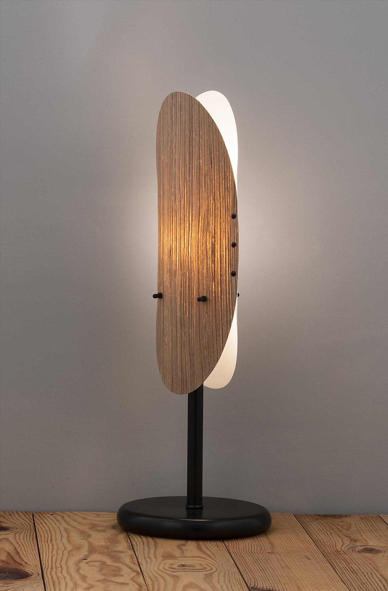 胡桃木防塵燈罩桌燈